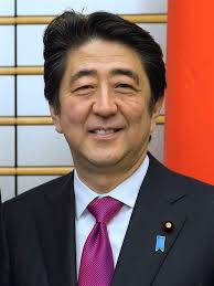 安倍每天还要洗衣涮碗