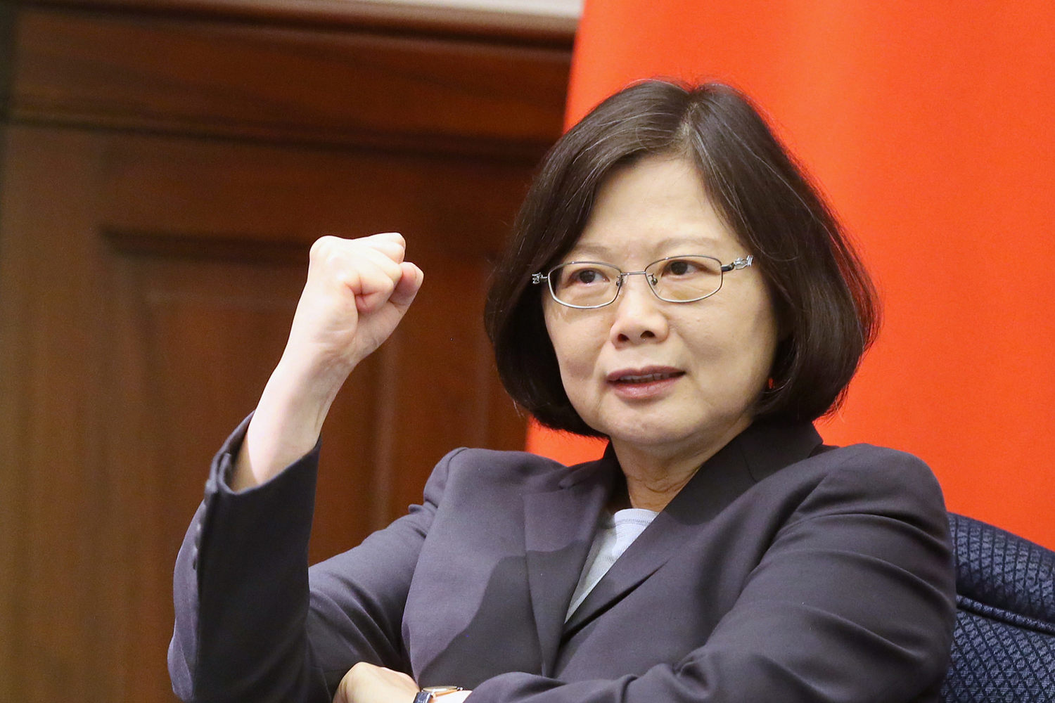 蔡英文应该值得台湾人尊重