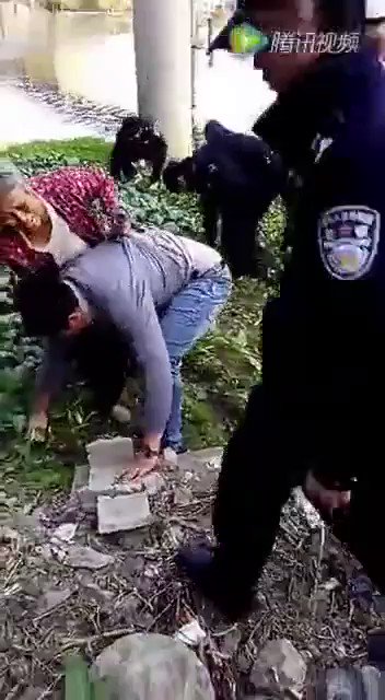匪警作恶多端又逼死一个老人