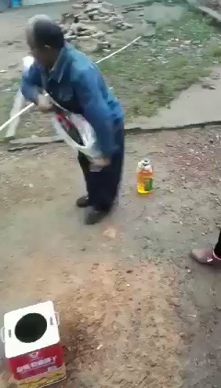 领导“送温暖”被人当面扔了(视)