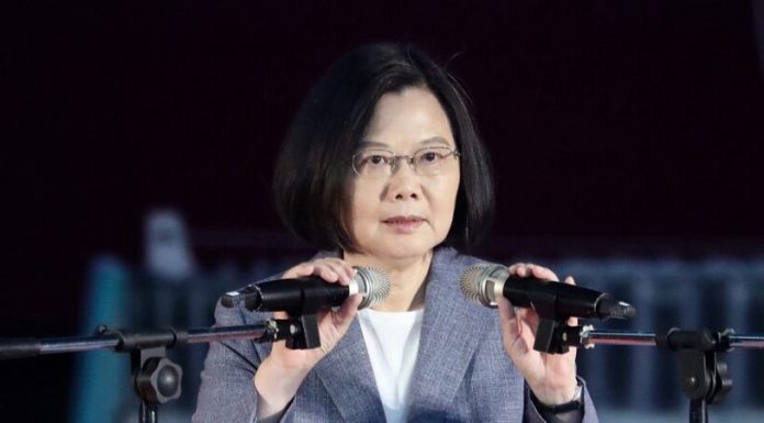 蔡英文:给我 8 年,台灣一定有能力防衛自己!