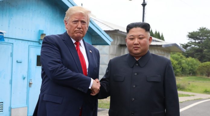 川金板门店会面,川普说:白宫已向金正恩正式发出访问美国的邀请信
