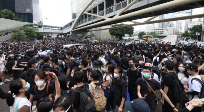 中共在香港大搞群众斗群众的阴谋,令反送中港人措手不及!