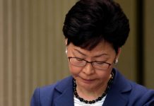 林郑月娥赖着港首宝座死都不肯下台