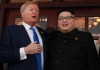 特朗普模仿者艾伦与金正恩模仿者霍华德26号现身日本大阪
