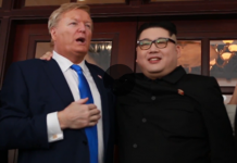 特朗普模仿者艾伦与金正恩模仿者霍华德26号现身日本大阪