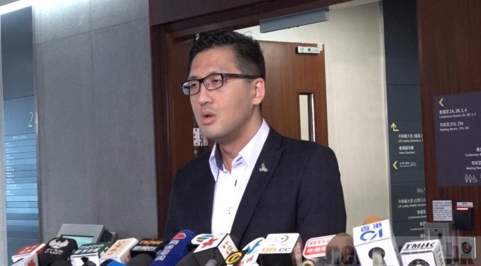 是谁收卖港民暴打香港立法会反送中议员林卓廷?