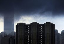 江泽民的十大争议8:为独揽大权以权贵瓜分国有资产为代价,开启中共权贵垄断财富、破坏生态环境之门