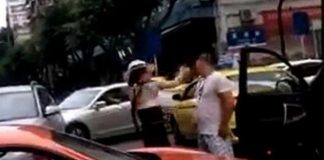 重庆保时捷女扇男子耳光被反削,活该!