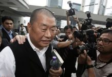 中共外交部抗议美国国务卿彭培奥会见苹果日报老板黎智英