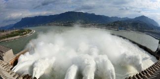 长江流域洪水超警戒线,“三峡大坝”不起作用?