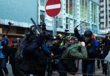 自由亚洲电台:支持香港警察示威者暴力袭击途人