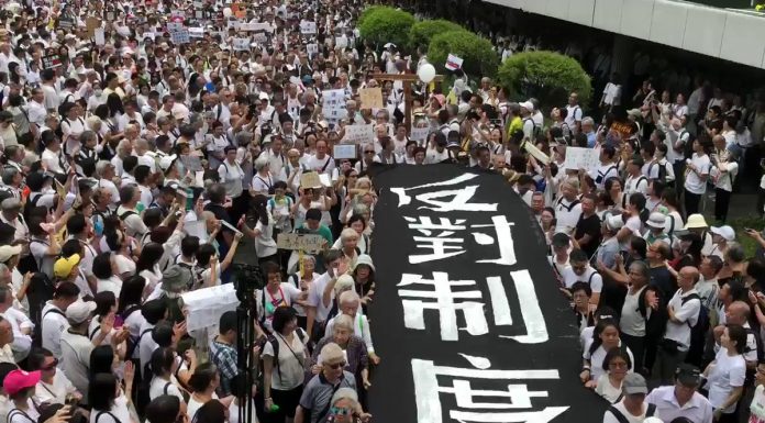 中国内忧外患,看习近平与中共的应对措施与结局