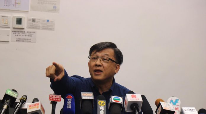 香港议员何君尧否认与袭击事件有关
