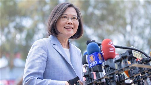 蔡英文哥大演讲扯掉习近平的底裤