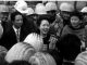 网友爆料:1985年,彭丽媛随李双江到辽河油田慰问演出,周永康把彭丽媛给睡了!