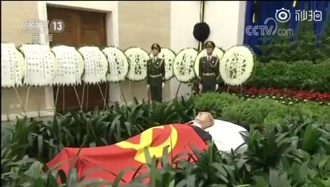 朱镕基、李瑞环、李岚清、胡锦涛、温家宝、吴邦国、曾庆红、贾庆林都没有出席李鹏的告别仪式