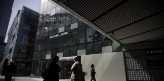 中国特色48:高税负低福利! 经济增长6.8%,税收却增长17.8%,中国税收增速历来高于经济增速的几倍!