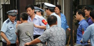 中国特色35:中国城管,侵犯人权的急先锋!城市精神文明的毒瘤!