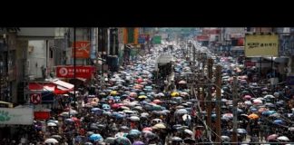 陈破空:7.27光复元朗!近30万港人挺进,白衣人不敢动。北京须放下暴力幻想