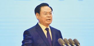 原吉林、山西省委书记王儒林已向中纪委投案,两名弟弟和吉林省检察长杨克勤夫人被一同带到北京