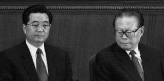江泽民的十大争议5:贪恋权势退而不休,幕后把持朝政,扰乱朝纲