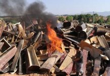 中国特色8:主席可花几百亿、占几万亩良田为父造墓建公园修故居,百姓死后被埋却要掘墓毁棺!