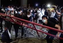 关注香港反送中3:6.10示威者冲击立法会 ,抗议者与警察发生冲突,各界遣责港府漠视民意,北京表态挺港府