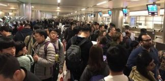 昨日,九名“红卫兵”在洛杉矶国际机场被拘留,拒绝进入美国继续学习并遣返回国