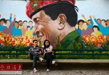 关注委内瑞拉9:查韦斯与美国为敌,煽动民众仇美反美,专与独裁为伍