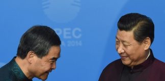当代国际小丑:“三等奴才”梁振英