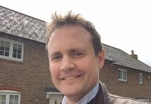 英议员:該給香港人完整的英國國籍,提供他們與北京對峙時的保證