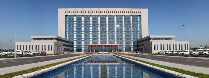 中国特色68:修建小学和敬老院政府说没钱,各地方政府修建的办公楼都是赛过白宫