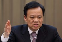 当代国际小丑:“包衣奴才”陈敏尔