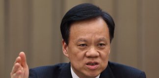 当代国际小丑:“包衣奴才”陈敏尔
