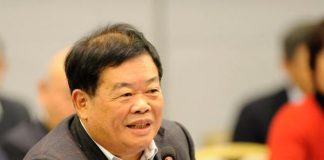 吴怀云:中国民营企业为何纷纷逃往美国?曹德旺一语揭穿
