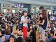 因参与香港反送中请愿活动,国泰空姐被捕