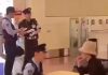 你知道全世界有哪个国家的警察是跪着受理案件?