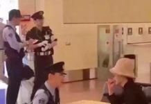 你知道全世界有哪个国家的警察是跪着受理案件?
