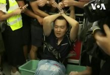 这个企图在香港闹事的卧底,已被中共官媒当英雄典范