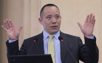 向松祚:当局正在为中国经济制造更大的灾难