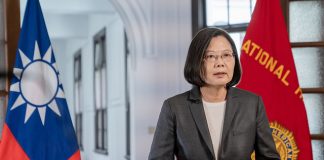 针对台湾军售,解放军动作频频,一个月内在东海演习三次,蔡英文又被吓懵了?