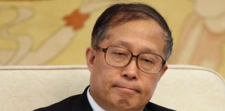 当代国际小丑:“马屁精”李鸿忠