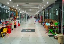 中国真相2:实拍东莞几个大型商场,店铺几乎倒闭关门,商场倒闭潮来了