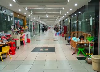 中国真相2:实拍东莞几个大型商场,店铺几乎倒闭关门,商场倒闭潮来了
