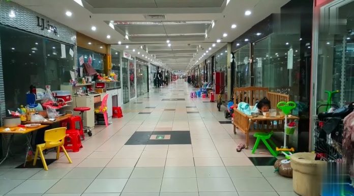 中国真相2:实拍东莞几个大型商场,店铺几乎倒闭关门,商场倒闭潮来了