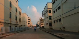 中国真相5:台湾人不用怕,大陆根本不敢武统,实拍东莞工厂,周边店铺几乎倒闭关门