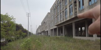 中国真相9:实拍江西某工业园,一大片倒闭的工厂、一排排的烂尾楼