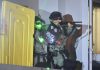 【突发】9月6日晚,警方在太子站旺角警署外,发射多枚催泪弹及布袋弹