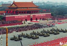 何频 陈小平:国庆阅兵预演,为何菜刀下架?